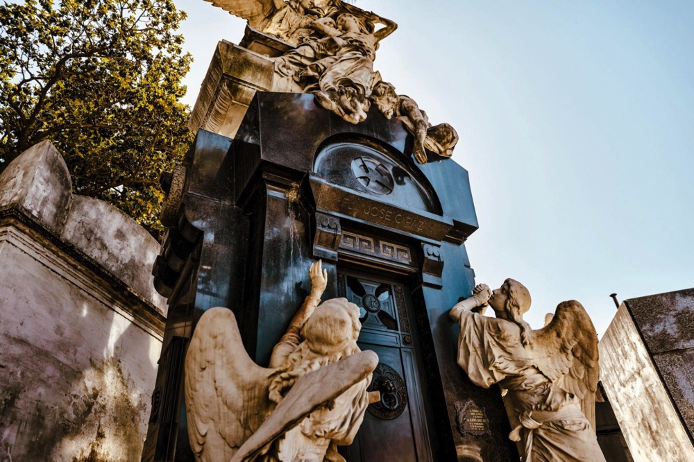 Negozio statue per cappelle cimiteriali Milano